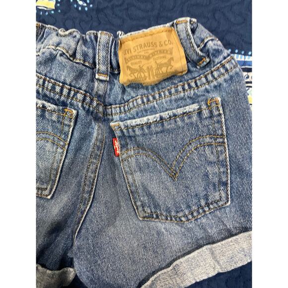 Levi's Girls GIrlfriend Shorty Shorts Medium Wash Sz 6 regular - Picture 7 of 8